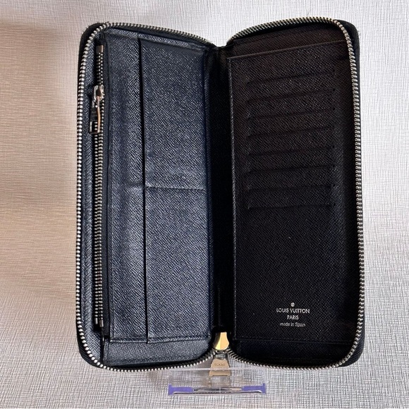 6149 Louis Vuitton Damier Graphite Vertical Wallet w/COA - Picture 2 of 2